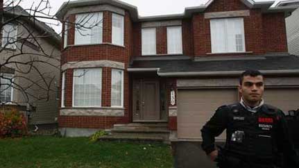 Sun News : Man with gun outside Air Canada exec&#39;s home