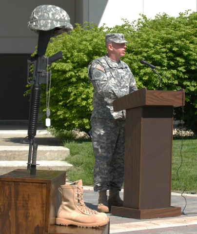 Memorial Day Ceremony, DMNA, May 20, 2014 by New York National Guard / CC BY-ND 2.0 Memorial Day Ceremony, DMNA, May 20, 2014