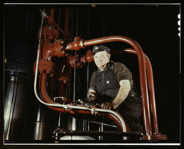 Maintenance mechanic in largest coal press in world, Combustion Engineering Co., Chattanooga, Tenn.  (LOC)