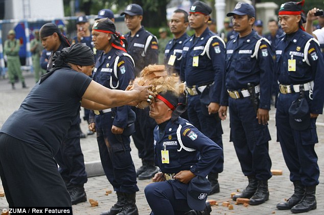 Way to get ahead in business: Security guard desperate for work ...