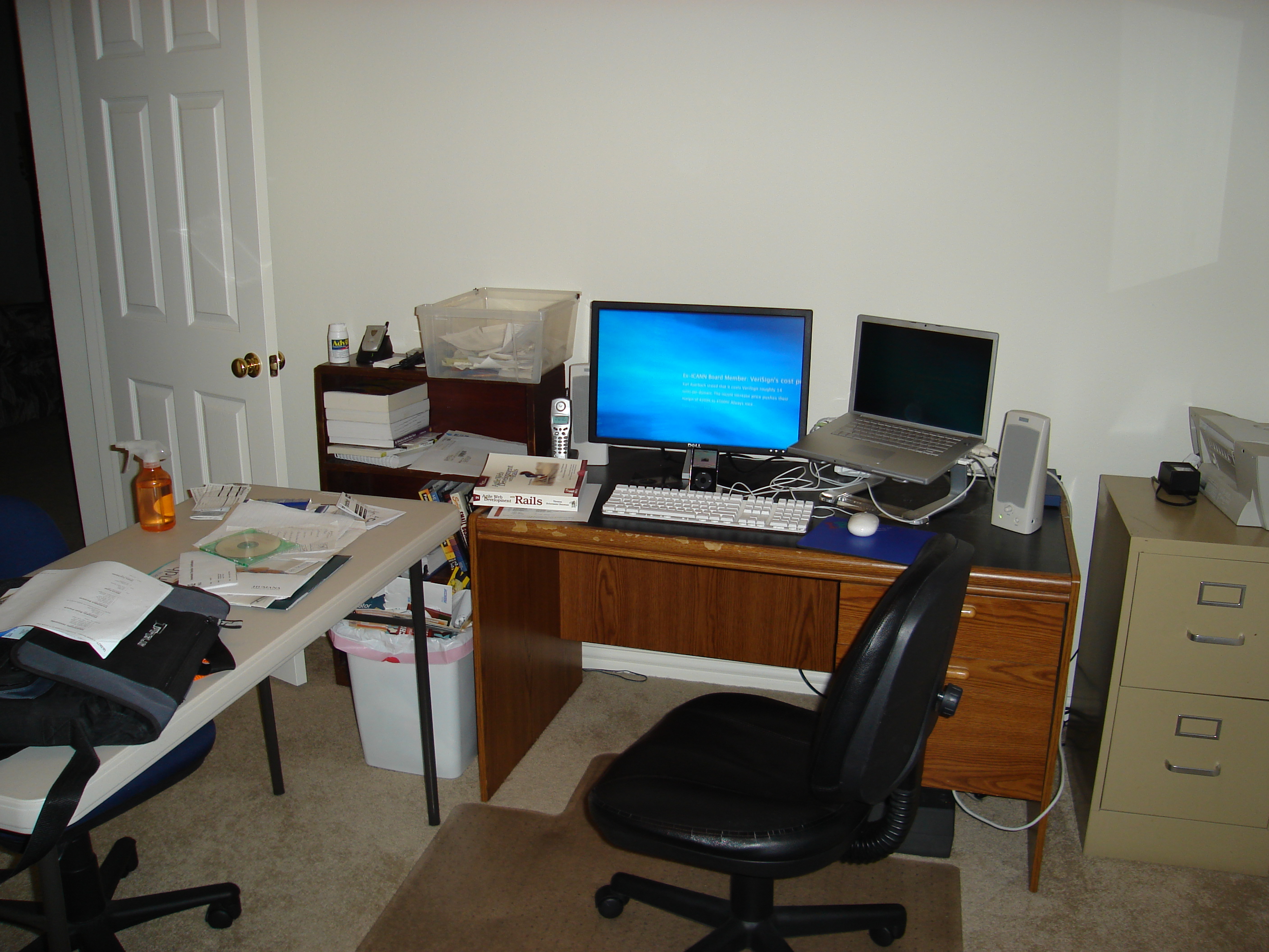 Home Office by Chris Griego / CC BY-NC-SA 2.0 Home Office