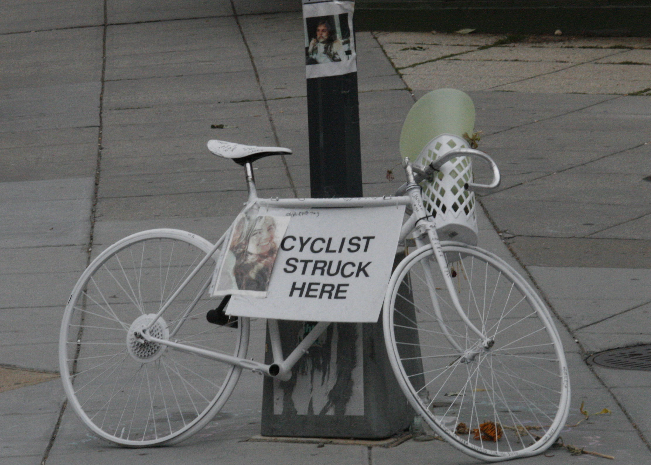 Ghost Bicycle @ 20th/R & Ct. Ave. NW in Memory of Alice Swanson by dbking / CC BY 2.0 Ghost Bicycle @ 20th/R & Ct. Ave. NW in Memory of Alice Swanson