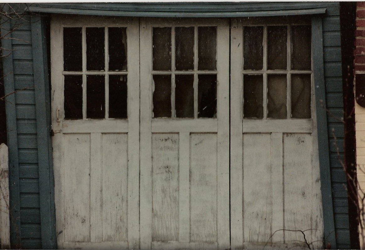 FIND OUT WHAT IS BEHIND TODAY'S MYSTERY DOOR--FAVOR THIS PHOTO 001 by roberthuffstutter / CC BY-NC 2.0 FIND OUT WHAT IS BEHIND TODAY'S MYSTERY DOOR--FAVOR THIS PHOTO 001