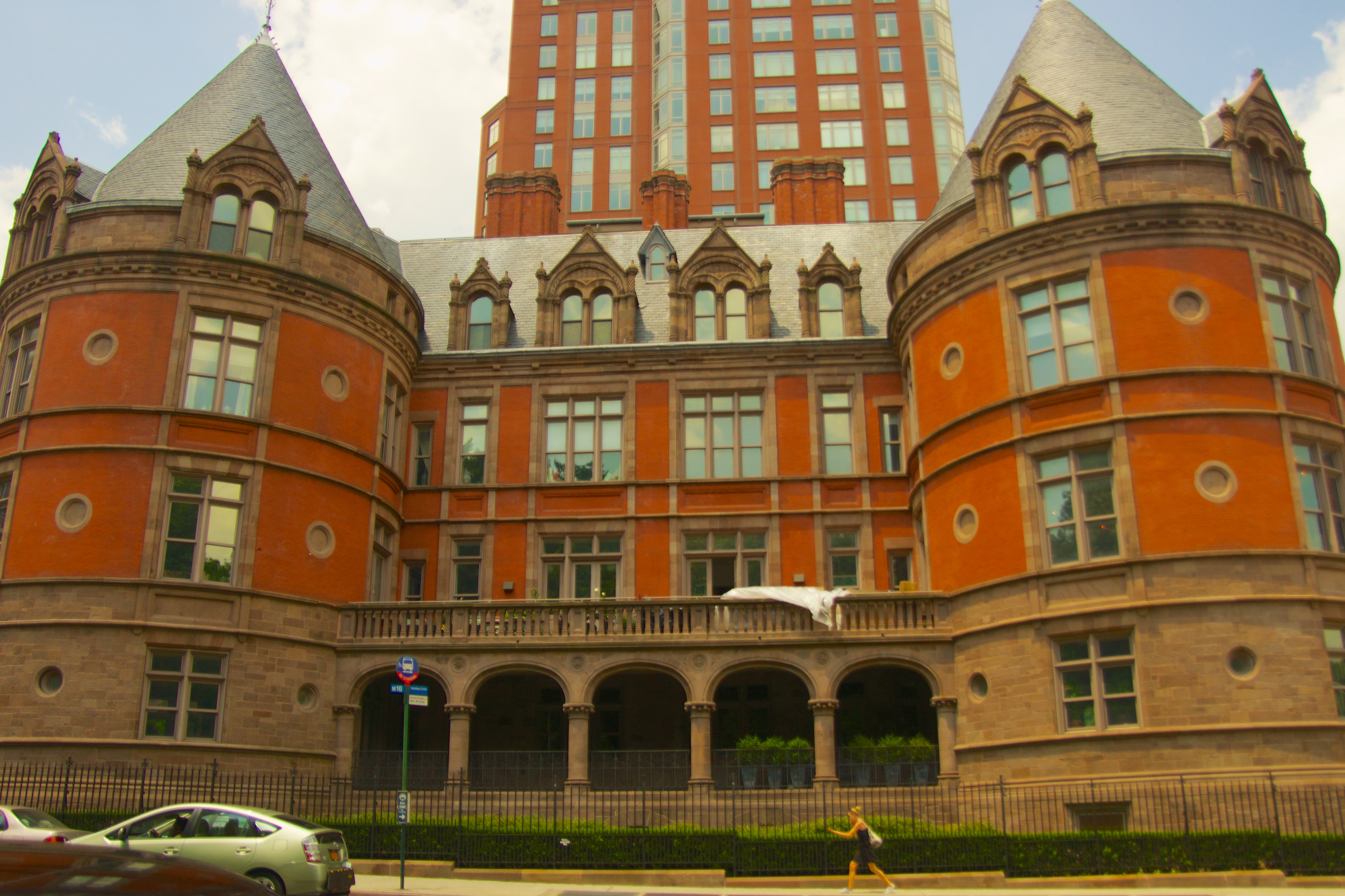 A sign of the times: hospitals turn into luxury condos (at least in New York) by Ed Yourdon / CC BY-NC-SA 2.0 A sign of the times: hospitals turn into luxury condos (at least in New York)