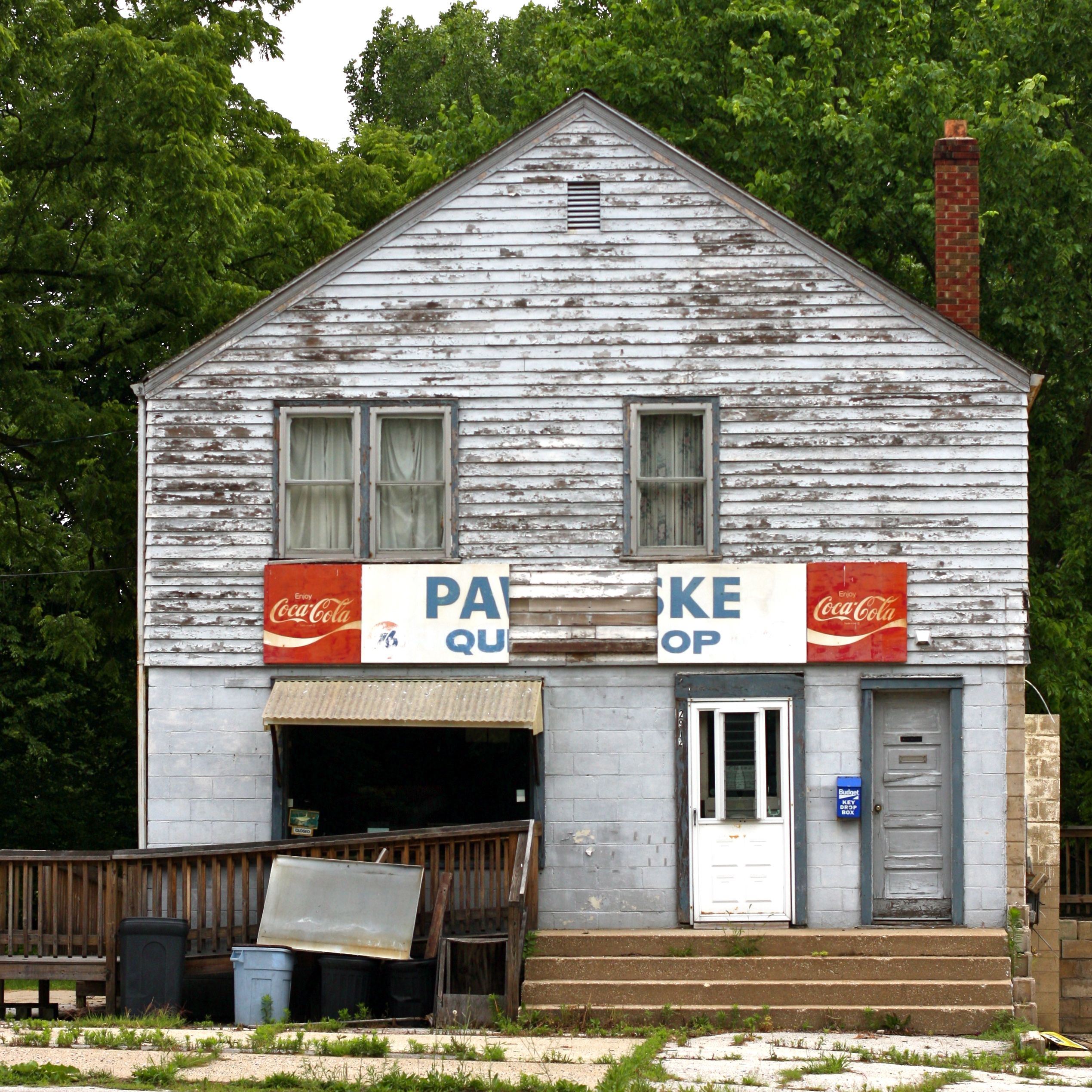 FSA style - flat as a pancake (Pawloske's Quick Shop) by kevin dooley / CC BY 2.0 FSA style - flat as a pancake (Pawloske's Quick Shop)