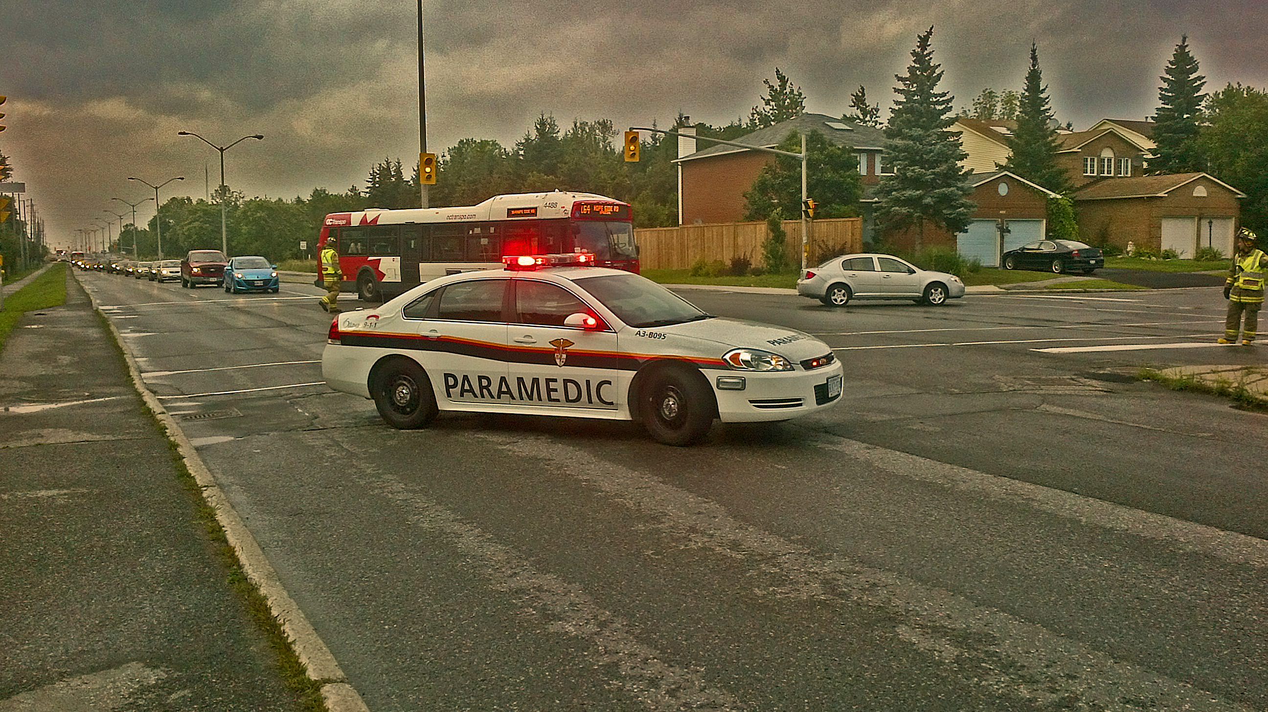 Ottawa Paramedic RRC blocking the Road