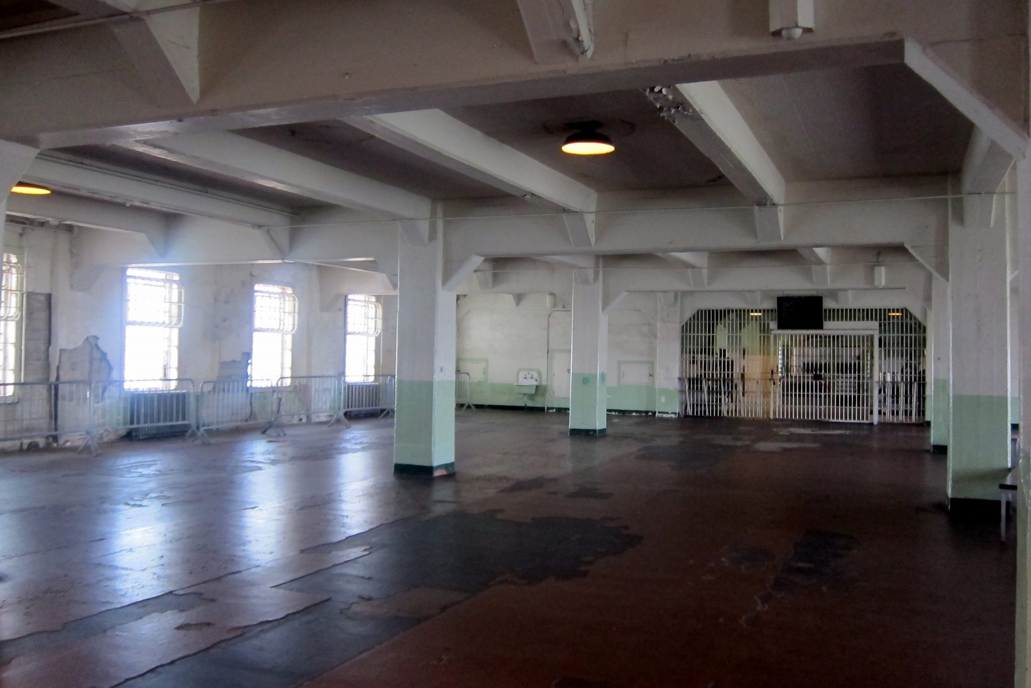 San Francisco - Alcatraz: Cellhouse - Dining Hall